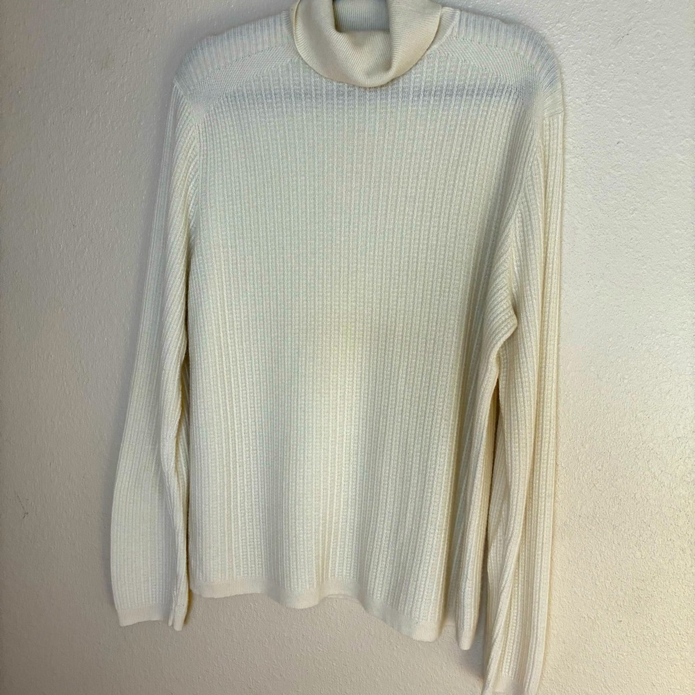 Theory 100% Cashmere Turtleneck ribbed Sweater cream  quiet luxury size XL
